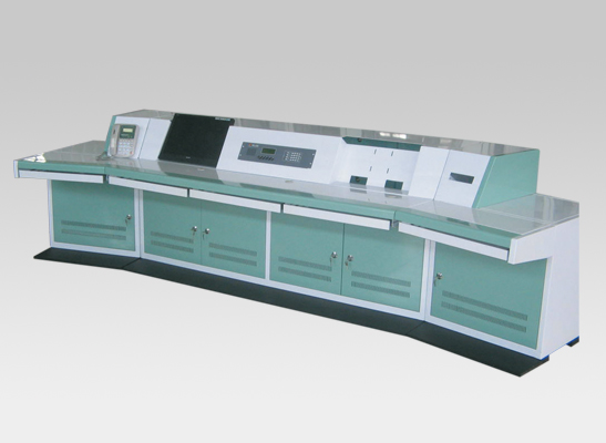 轉(zhuǎn)角多聯(lián)操作臺(tái)