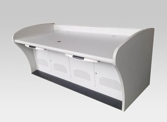 監(jiān)控操作臺(tái)